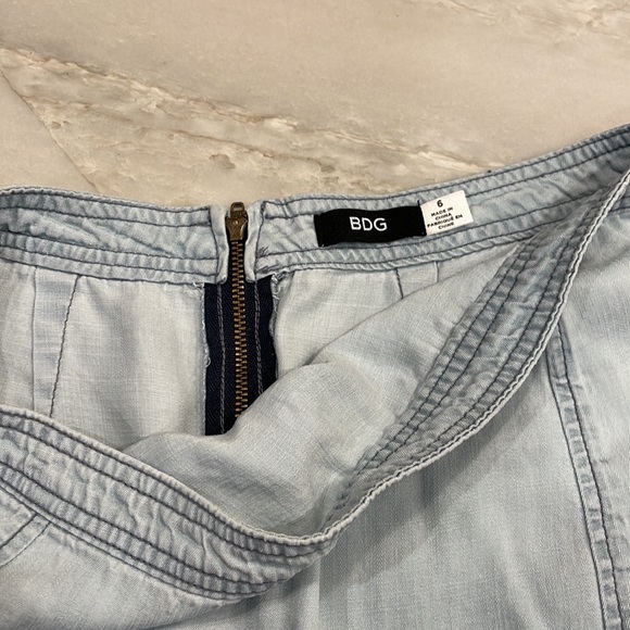 BDG mini skirt womens size 6 - Picture 2 of 3